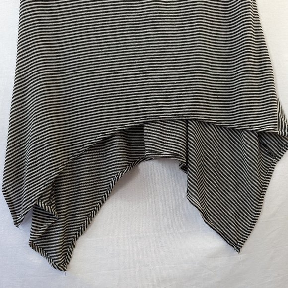 BCBGMAXAZRIA Pinstripe Short Sleeve Shirt Size Medium - Picture 4 of 11